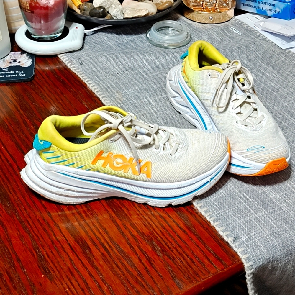 Hoka one one shoes size8